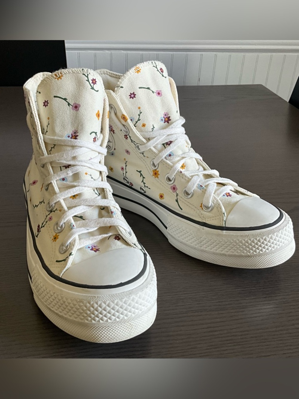 Converse Chuck Taylor All Star Platform Flowers Women's High-Top Sneakers-Size8